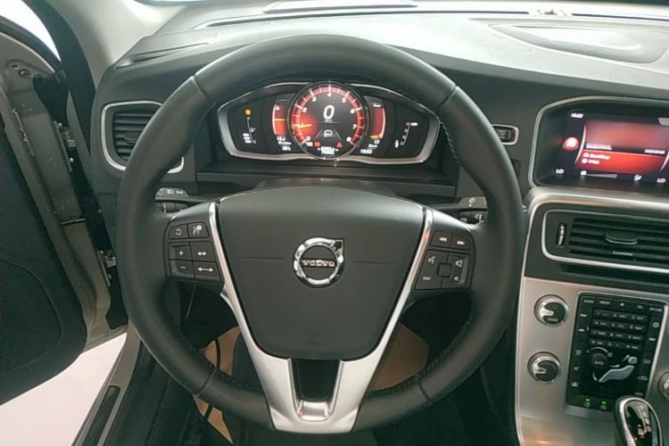 Used Volvo S60 2018 S60L T5 Intelligent Drive Progressive Edition Steering Wheel