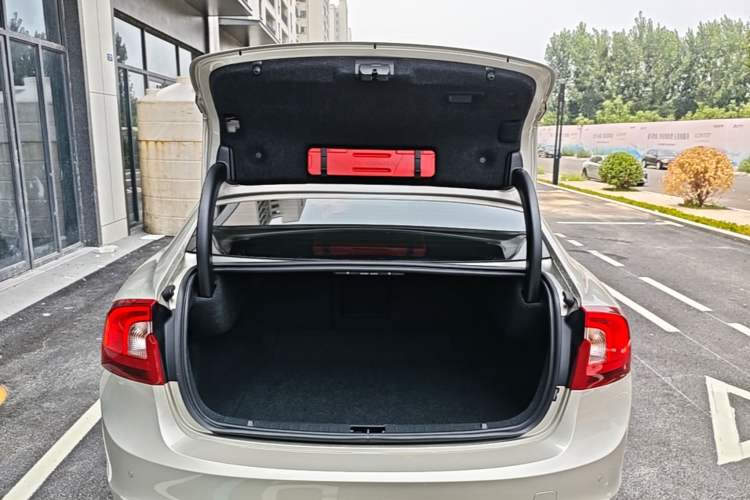 Used Volvo S60 2018 S60L T4 Smart & Ambitious Edition Trunk