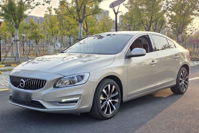 Volvo S60 2018 S60L T3 Smart Progress Edition مستعملة