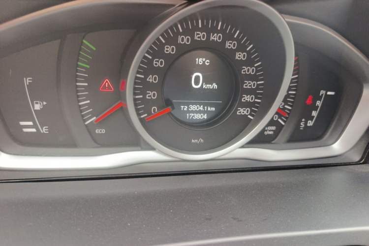 Used Volvo S60 2018 S60L T3 Smart Progress Edition Odometer Close Up