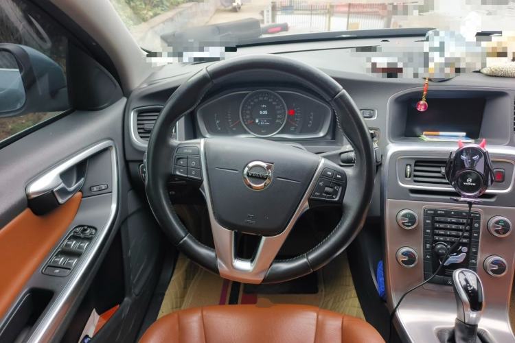 Used Volvo S60 2018 S60L T3 Smart Progress Edition Steering Wheel
