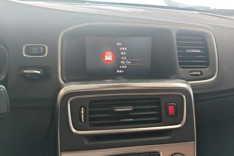 Used Volvo S60 2018 S60L T3 Smart Progress Edition Audio And AC Panel