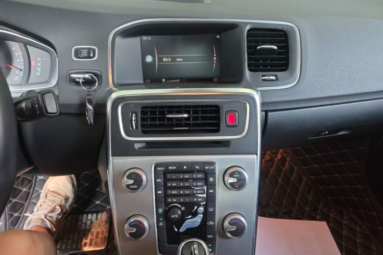 Used Volvo S60 2018 S60L T3 Smart Upgrade Edition Audio And AC Panel