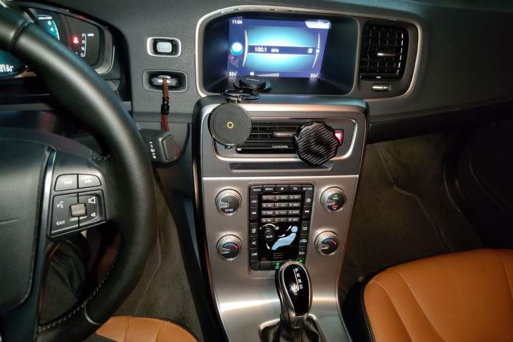 Used Volvo S60 2018 S60L T4 Smart & Ambitious Edition Audio And AC Panel