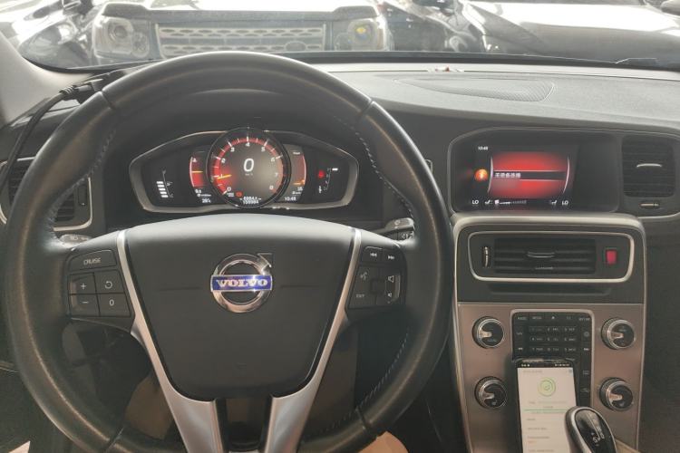 Used Volvo S60 2018 S60L T4 Zhiyuan Edition Center Console