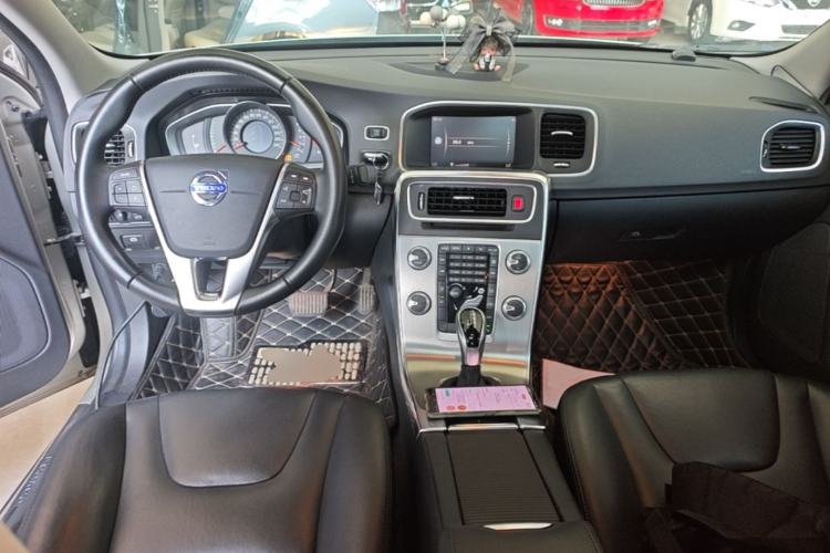 Used Volvo S60 2018 S60L T3 Smart Upgrade Edition Center Console