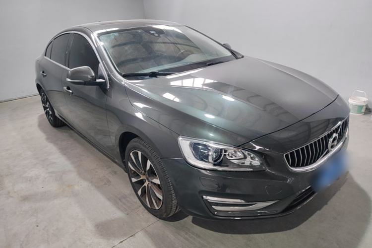 Used Volvo S60 2018 S60L T3 Smart Progress Edition Front Right 45 Deg
