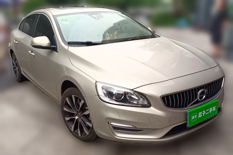 Used Volvo S60 2018 S60L T3 Smart Progress Edition Front Right 45 Deg