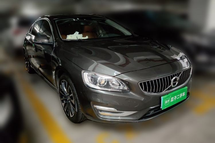 Used Volvo S60 2018 S60L T4 Smart & Ambitious Edition Front Right 45 Deg