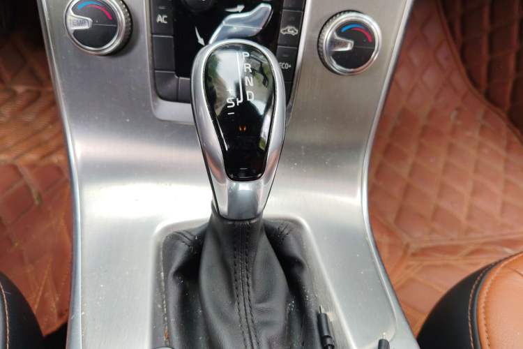 Used Volvo S60 2018 S60L T3 Smart Upgrade Edition Gear Lever