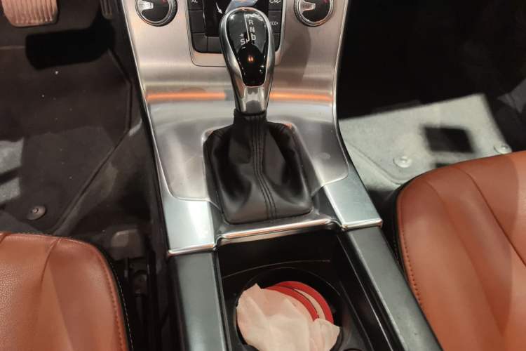 Used Volvo S60 2018 S60L T3 Smart Upgrade Edition Gear Lever