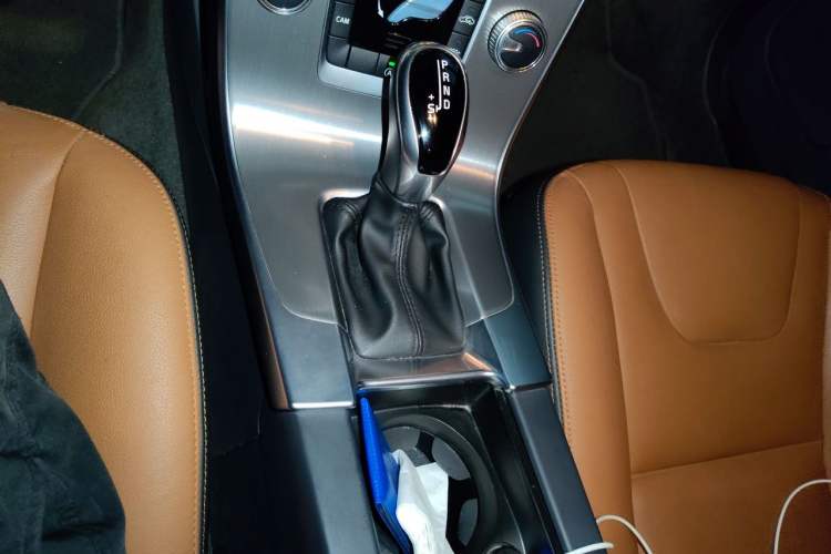 Used Volvo S60 2018 S60L T4 Smart & Ambitious Edition Gear Lever