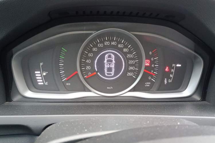 Used Volvo S60 2018 S60L T3 Smart Progress Edition Instrument Cluster