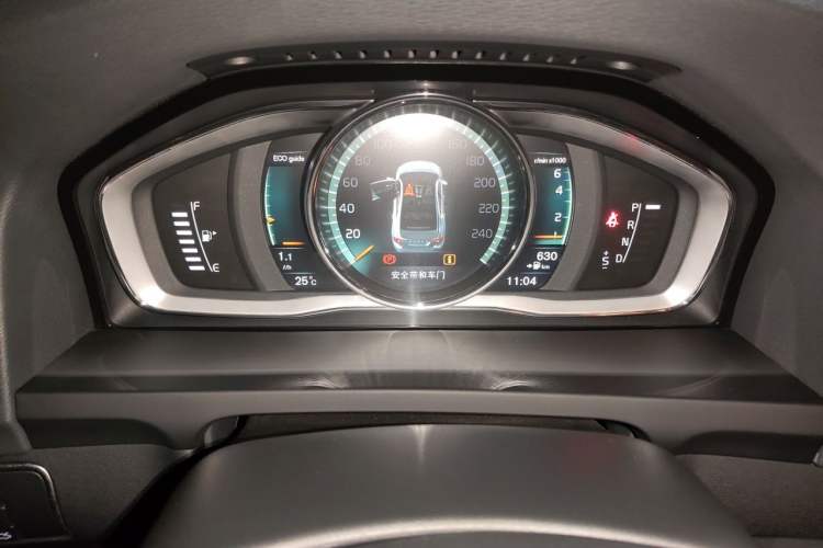 Used Volvo S60 2018 S60L T4 Smart & Ambitious Edition Instrument Cluster