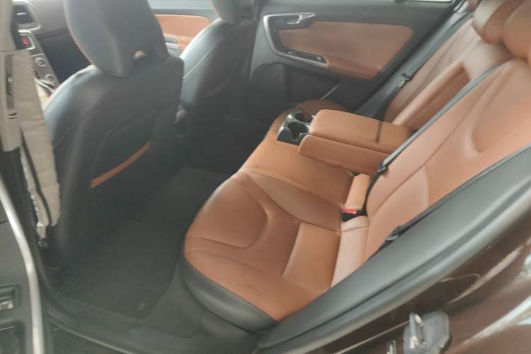 Used Volvo S60 2018 S60L T4 Zhiyuan Edition Left Rear Seat