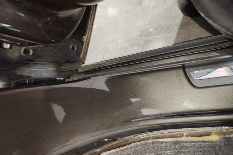 Used Volvo S60 2018 S60L T3 Smart Progress Edition Left Side Sill