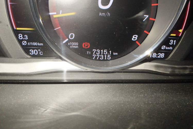 Used Volvo S60 2018 S60L T4 Smart & Ambitious Edition Odometer Close Up