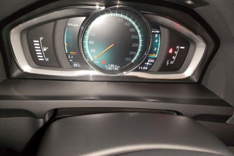 Used Volvo S60 2018 S60L T4 Smart & Ambitious Edition Odometer Close Up