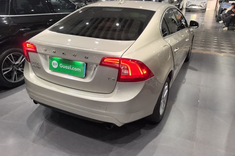 Used Volvo S60 2018 S60L T3 Smart Upgrade Edition Rear Right 45 Deg