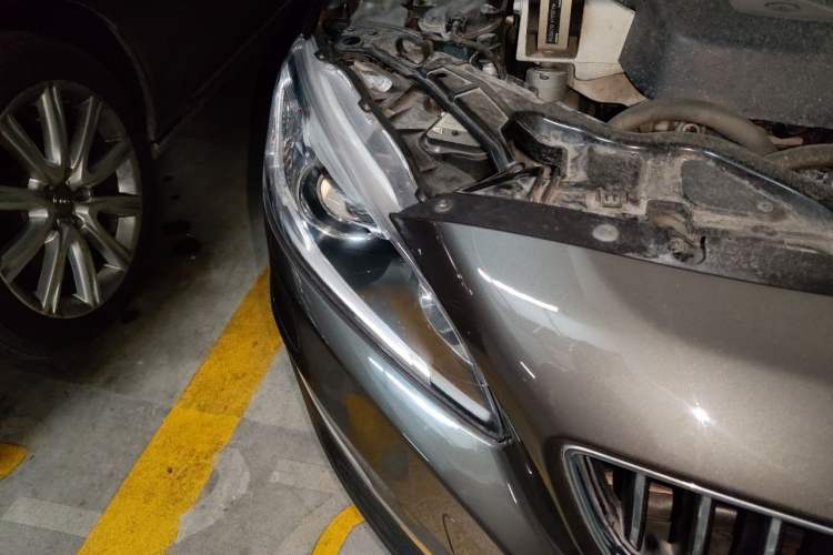 Used Volvo S60 2018 S60L T4 Smart & Ambitious Edition Right Front Headlight
