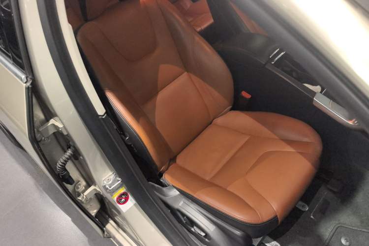 Used Volvo S60 2018 S60L T3 Smart Upgrade Edition Right Front Seat