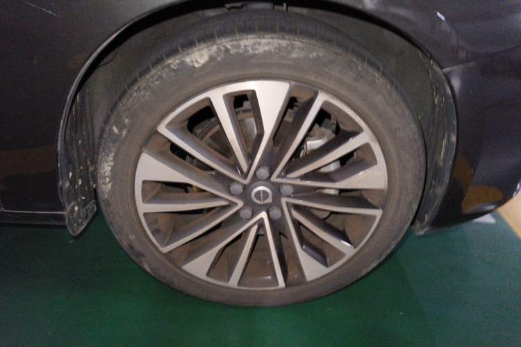 Used Volvo S60 2018 S60L T4 Smart & Ambitious Edition Right Front Wheel Hub