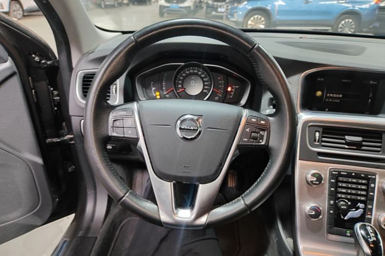 Used Volvo S60 2018 S60L T3 Smart Progress Edition Steering Wheel