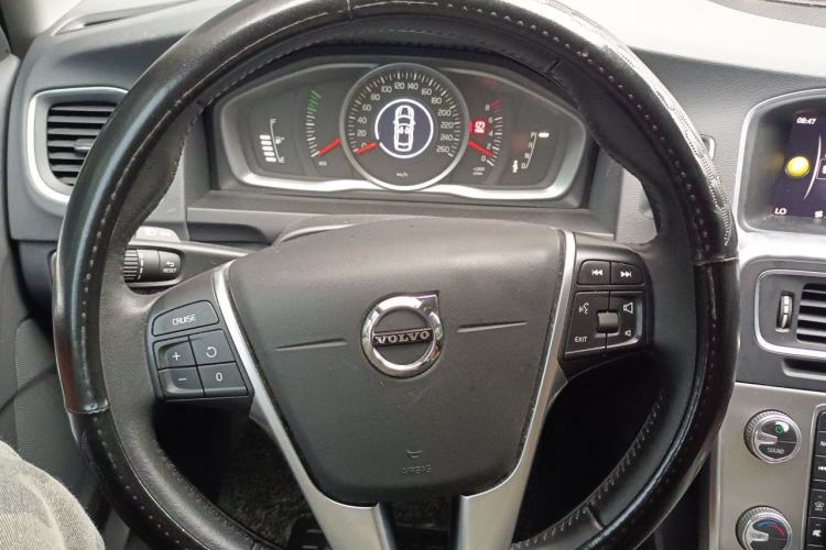 Used Volvo S60 2018 S60L T3 Smart Progress Edition Steering Wheel