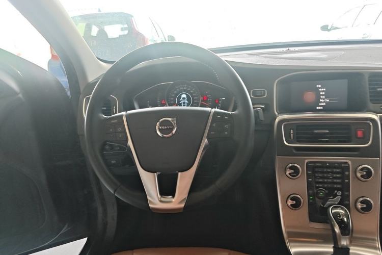 Used Volvo S60 2018 S60L T3 Smart Progress Edition Steering Wheel