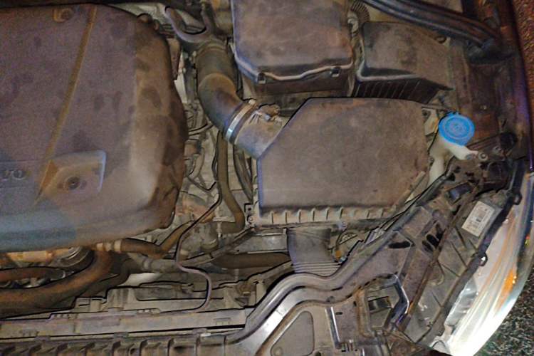 Used Volvo S60 2018 S60L T4 Zhiyuan Edition Engine Bay Left