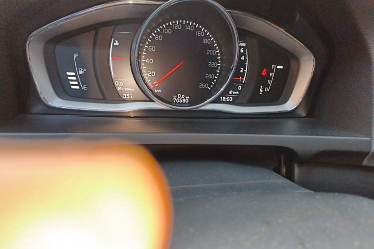 Used Volvo S60 2018 S60L T4 Zhiyuan Edition Odometer Close Up