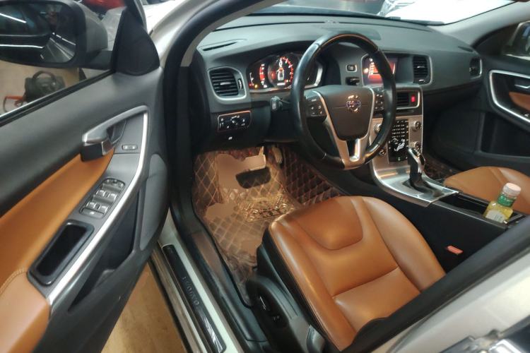Used Volvo S60 2018 S60L T4 Zhiyuan Edition Driver Seat
