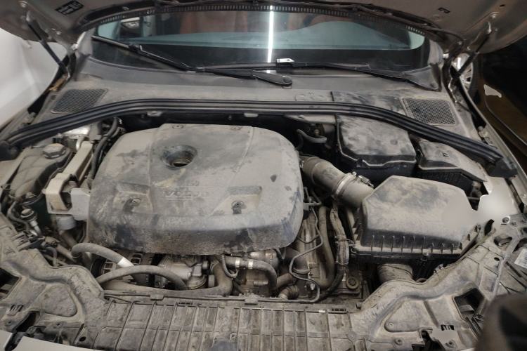 Used Volvo S60 2018 S60L T4 Zhiyuan Edition Engine Bay