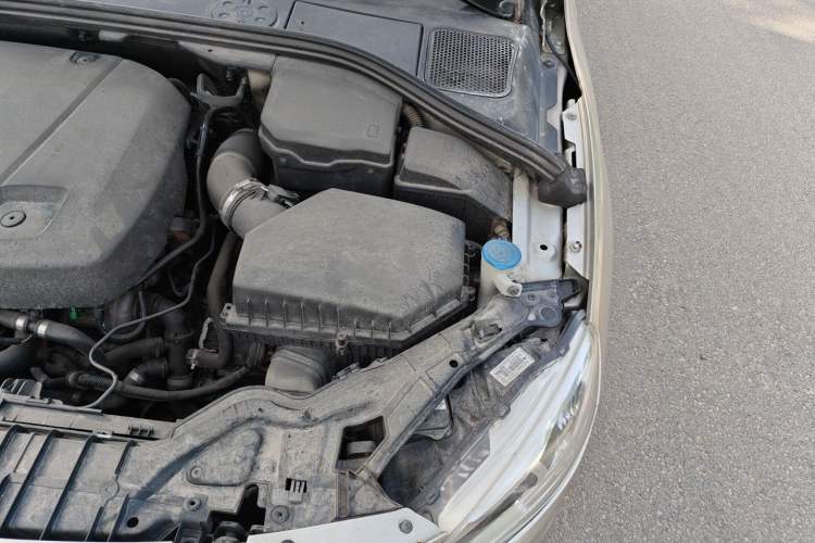 Used Volvo S60 2018 S60L T3 Smart Progress Edition Engine Bay Left