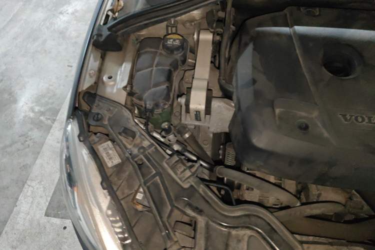 Used Volvo S60 2018 S60L T5 Intelligent Drive Edition Engine Bay Right