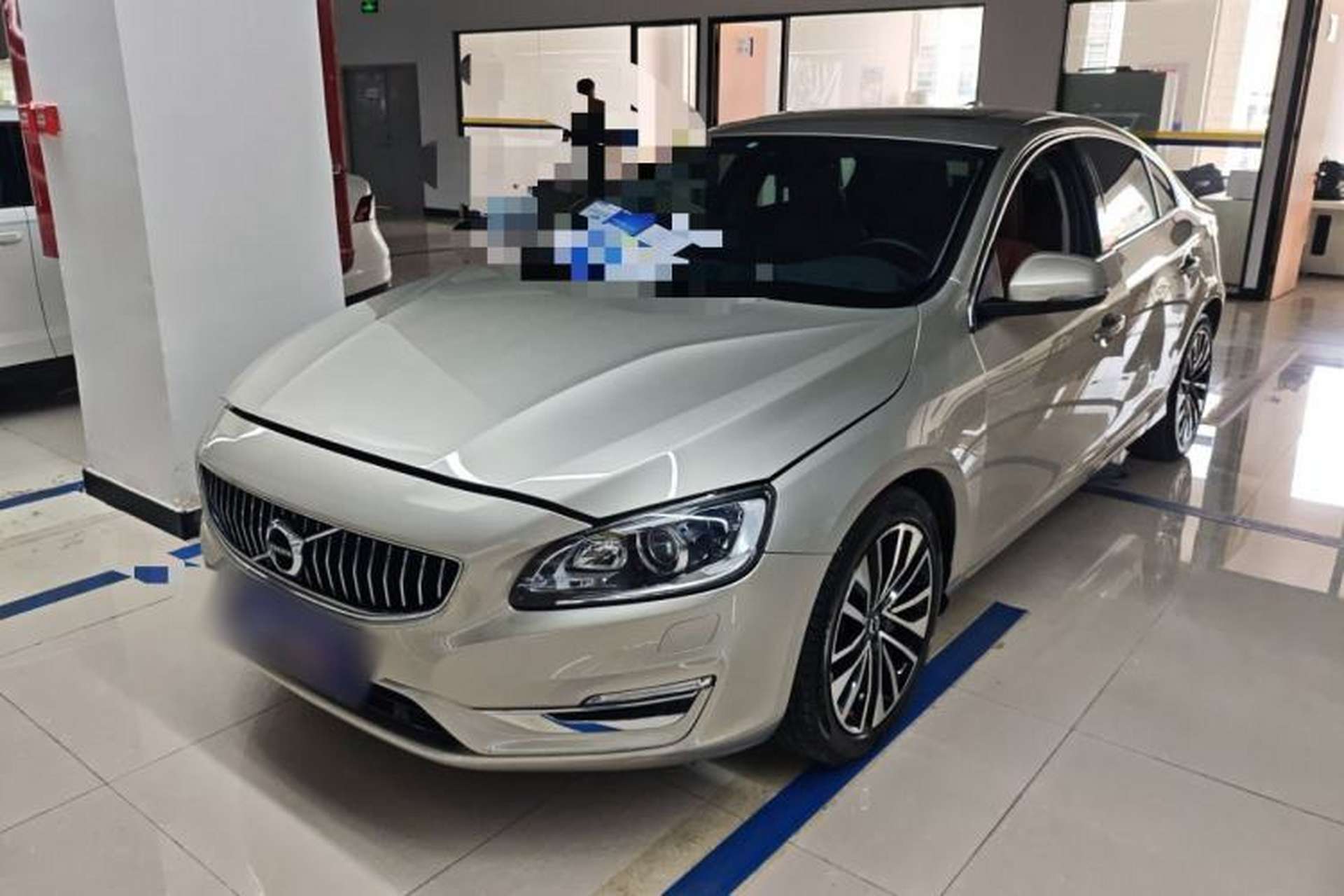 Used Volvo S60 2018 S60L T5 Intelligent Drive Progressive Edition Front Left 45 Deg