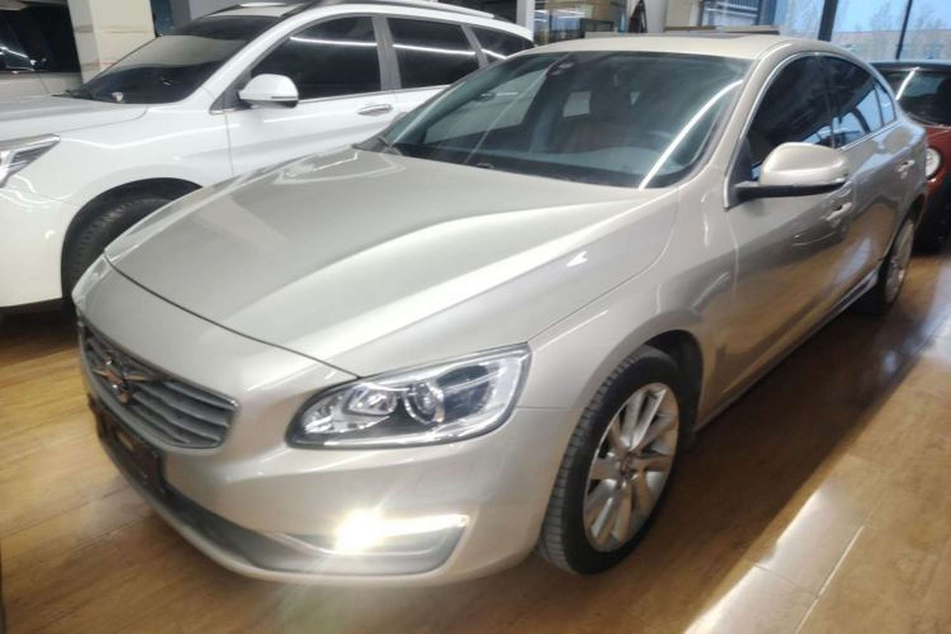 Used Volvo S60 2018 S60L T4 Zhiyuan Edition Front Left 45 Deg