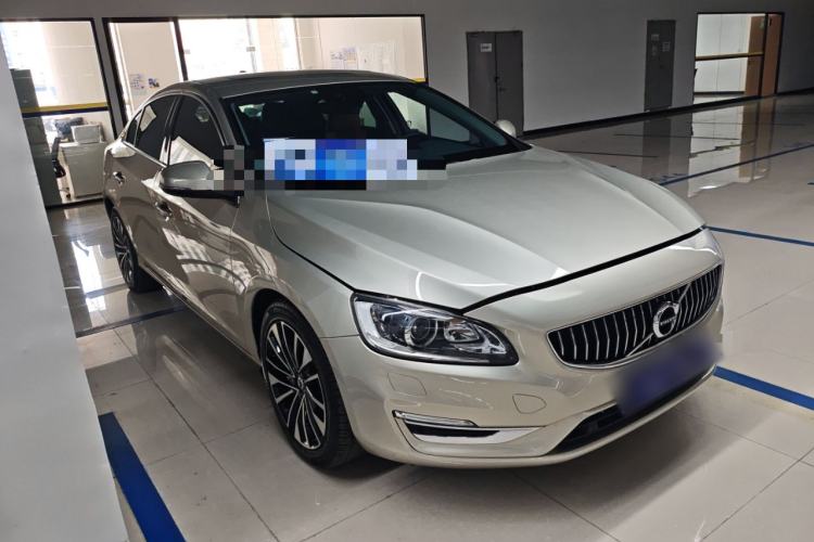 Used Volvo S60 2018 S60L T5 Intelligent Drive Progressive Edition Front Right 45 Deg