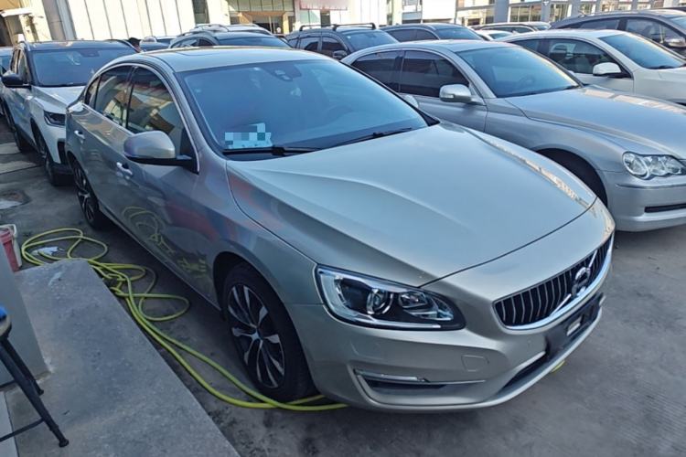 Used Volvo S60 2018 S60L T3 Smart Progress Edition Front Right 45 Deg