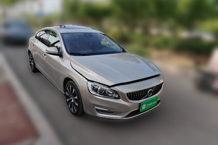 Used Volvo S60 2018 S60L T3 Smart Progress Edition Front Right 45 Deg