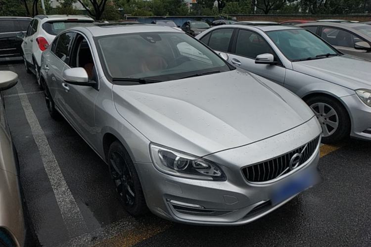 Used Volvo S60 2018 S60L T3 Smart Progress Edition Front Right 45 Deg
