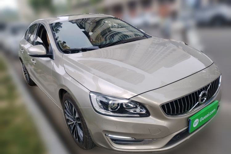 Used Volvo S60 2018 S60L T4 Smart & Ambitious Edition Front Right 45 Deg