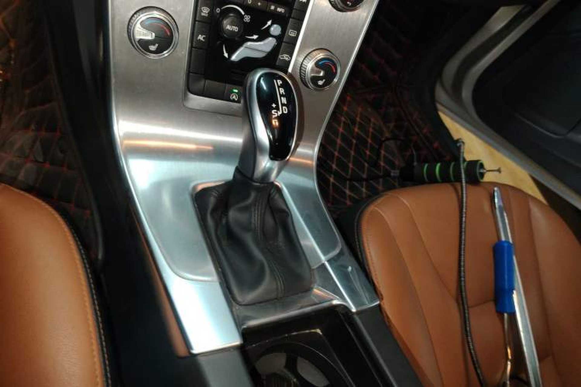 Used Volvo S60 2018 S60L T4 Zhiyuan Edition Gear Lever