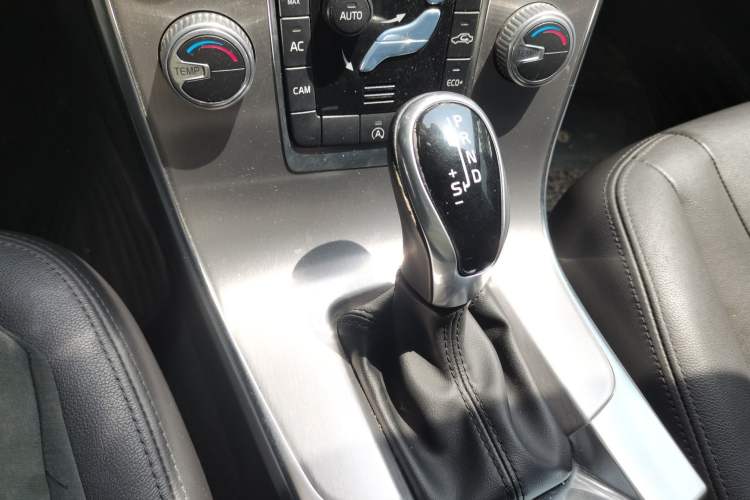 Used Volvo S60 2018 S60L T3 Smart Upgrade Edition Gear Lever
