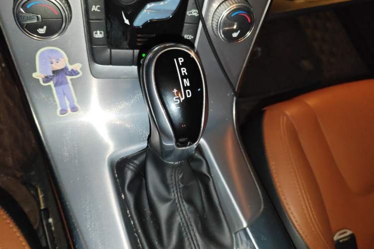 Used Volvo S60 2018 S60L T5 Intelligent Drive Edition Gear Lever
