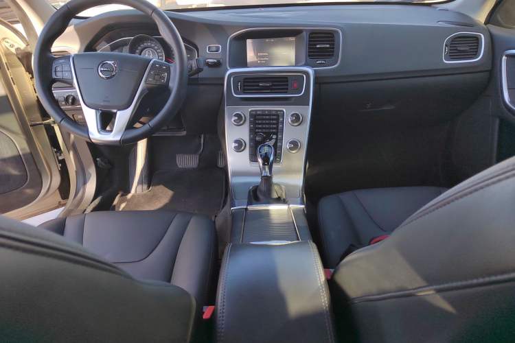 Used Volvo S60 2018 S60L T3 Smart Progress Edition Interior 2