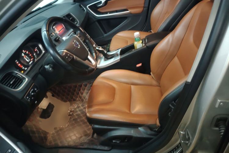 Used Volvo S60 2018 S60L T4 Zhiyuan Edition Left Front Seat