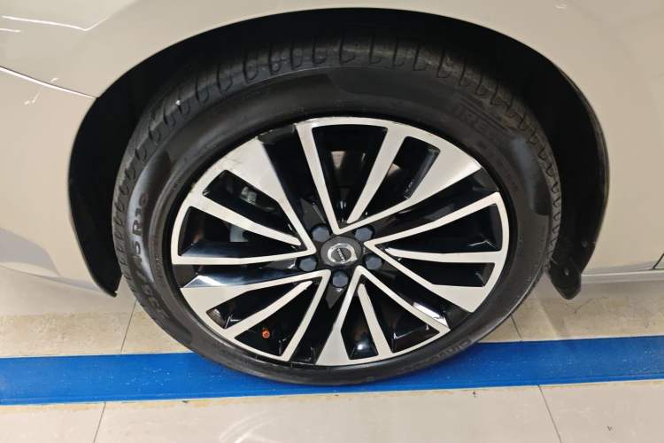 Used Volvo S60 2018 S60L T5 Intelligent Drive Progressive Edition Left Front Wheel Hub