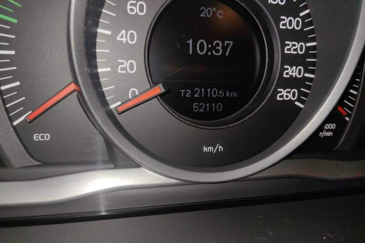 Used Volvo S60 2018 S60L T3 Smart Progress Edition Odometer Close Up