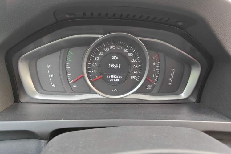 Used Volvo S60 2018 S60L T3 Smart Progress Edition Odometer Close Up